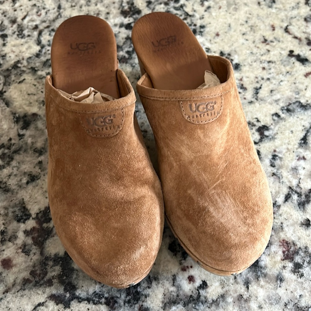 UGG clogs size 7